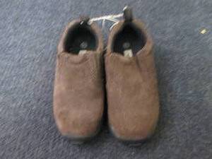lot 208 image: Size 9.5 Cherokee Shoes...
