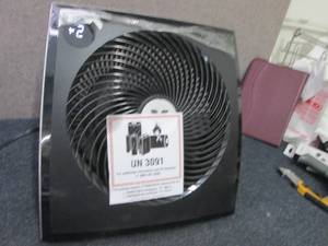 lot 292 image: Tilting Vornado Fan -tested...