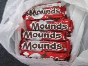 lot 373 image: 12- 1.75 oz Mounds Dark Chocolate B...