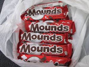 lot 377 image: 12- 1.75 oz Mounds Dark Chocolate B...