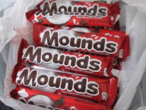 lot 379 image: 12- 1.75 oz Mounds Dark Chocolate B...