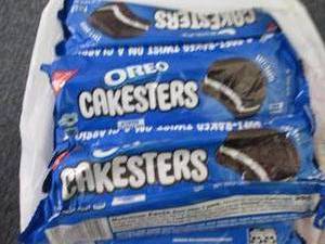 lot 397 image: 12- 3.03 oz Oreo Cakesters...