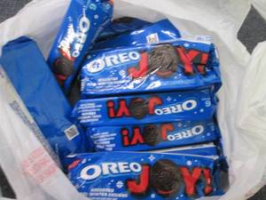 lot 398 image: 12- 3.1 Oreo Joy...