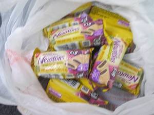 lot 407 image: 12- 2.0 oz Fig Newtons...