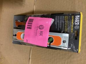 Lot of 2 Klein Tools 9 in. Aluminum Torpedo Level and Folding Utility Knife Tool Set Customer Returns See Pictures