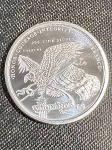 1 TROY OZ .999 FINE SILVER DONALD TRUMP ROUND