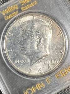 1964 US KENNEDY HALF DOLLAR IN CASE