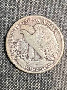 1942 US WALKING LIBERTY HALF DOLLAR