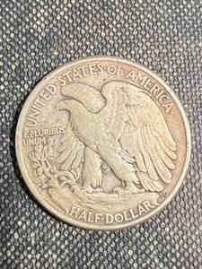1943 US WALKING LIBERTY HALF DOLLAR