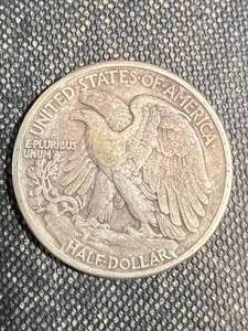 1942 US WALKING LIBERTY HALF DOLLAR