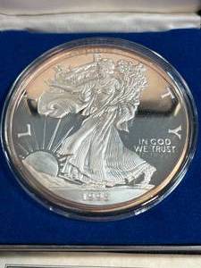 8 TROY OZ .999 FINE SILVER HALF POUND SILVER EAGLE ROUND