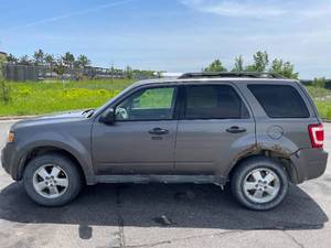 2009 Ford Escape XLT - 2 OWNERS