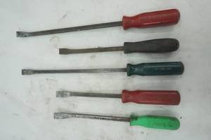 Variety of Pry Bars