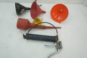 Variety o spouts and a Grease gun