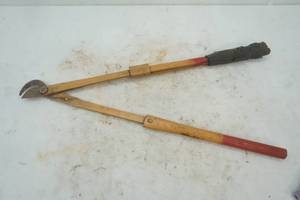 bolt cutter