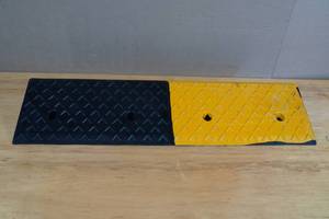 lot 47 image: 4 Rise Rubber Curb Ramp