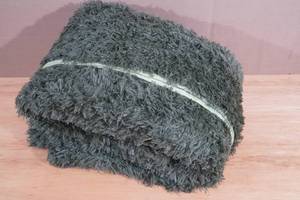 lot 90 image: Shag Cushioned Area Rug 8x10