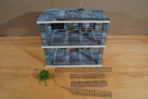 lot 106 image: Hot Wheels Display Garage with Lights