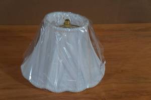 lot 125 image: Table Lamp Shade
