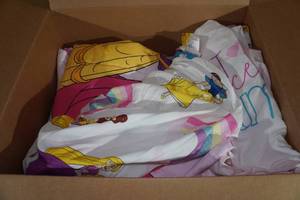 lot 161 image: Disney Princess Bedding Set - Twin