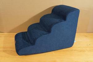 lot 162 image: Fabric Pet Stairs