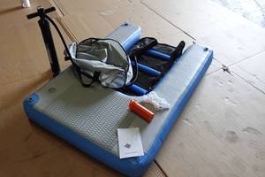 lot 174 image: Inflatable Floating Dog Ramp