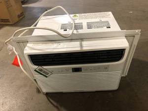 Frigidaire 15,100 BTU 115V Window Air Conditioner Cools 850 Sq. Ft. with Temperature Sensing Remote Control in White Customer Returns See Pictures