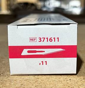 lot 152 image: Bard Parker Stainless Steel Surgical Blade Scalpels