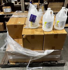 lot 157 image: Skid of Hand Sanitizer