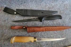 lot 71 image: 2 KNIVES WITH SHEATHES