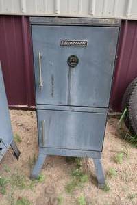 lot 85 image: BRINKMAN SMOKER