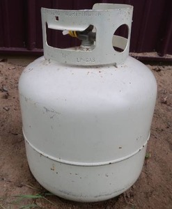lot 86 image: PROPANE TANK (FULL)