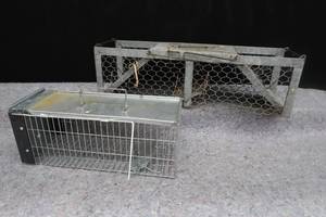 lot 101 image: 2 LIVE TRAPS