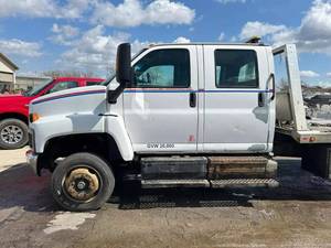 lot 7 image: 2008 Chevrolet Comm C6500 C6500 Crew Cab