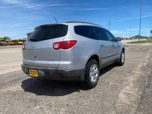 lot 6 image: 2011 Chevrolet Traverse LS Sport Utility 4D