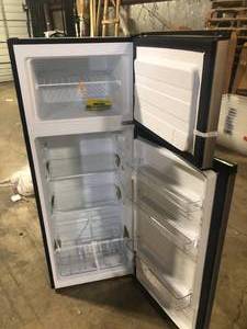 Vissani 7.1 cu. ft. Top Freezer Refrigerator in Stainless Steel Look Damaged Customer Returns See Pictures