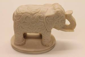 lot 2 image: Carved 6 White Elephant Stone Figurine