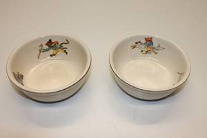 lot 14 image: Vintage Animal Character CerealSoup Bowls