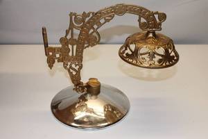 lot 23 image: Stover Mfg Co. Ideal Swivel Oil Lamp Holder