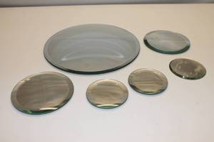 lot 24 image: Set of 6 Mirrored Decorative Display Pieces