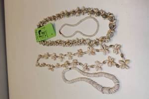 lot 27 image: Lot of 4 Assorted Shell Necklaces