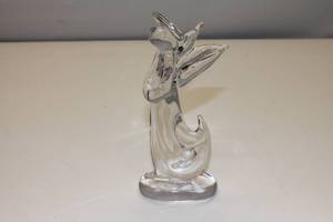 lot 35 image: Glass Angel