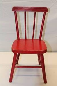 lot 48 image: Childs Vintage Painted Red Chair