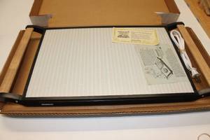 lot 49 image: 1979 Bissell Electric Warming Tray in Original Box