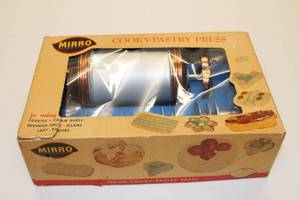 lot 87 image: Mirro Vintage Cooky-Pastry Press with Disks in Original Box