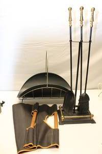 lot 90 image: Brass Fireplace Set