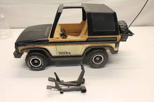 lot 117 image: 1970 Tonka MR-970 4x4 Bronco Model Truck with Accessories