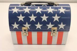 lot 121 image: Alladin Industries Patriotic Flag Lunch Box