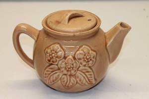 lot 184 image: San Francisco Teapot
