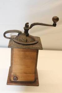 lot 187 image: Vintage Coffee Grinder